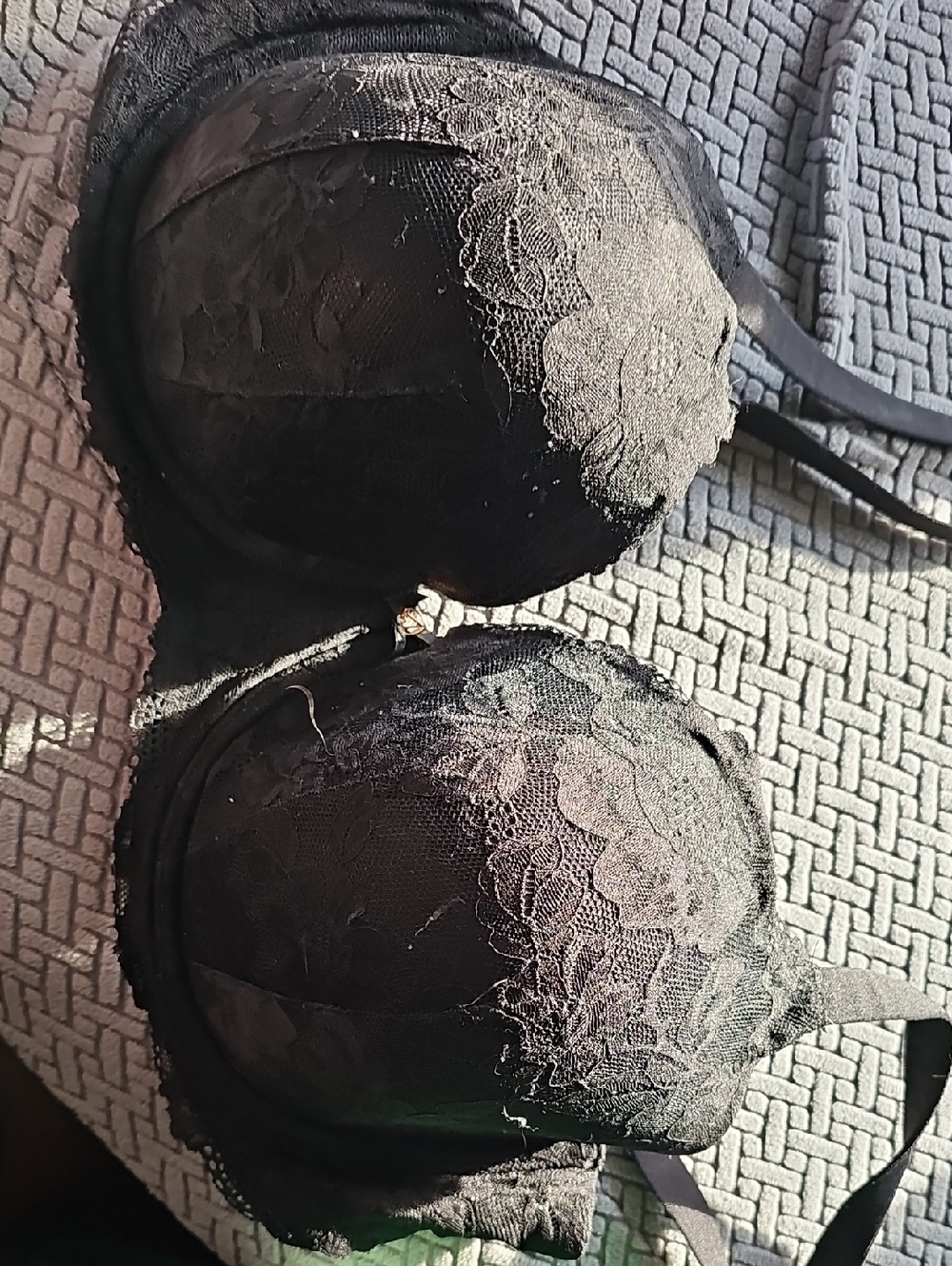 Victoria's Secret Black Lace Underwire Bra - Floral Lace Detail